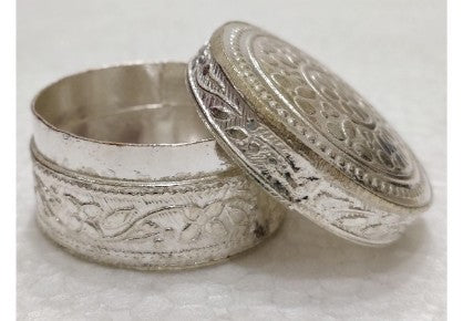 Silver coloured dabbis (multiple shapes)